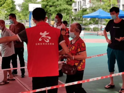 光影印记 8000多小时服务历程中的动人瞬间